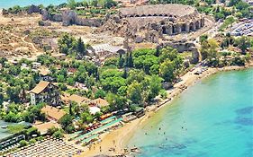 Leda Beach Hotel